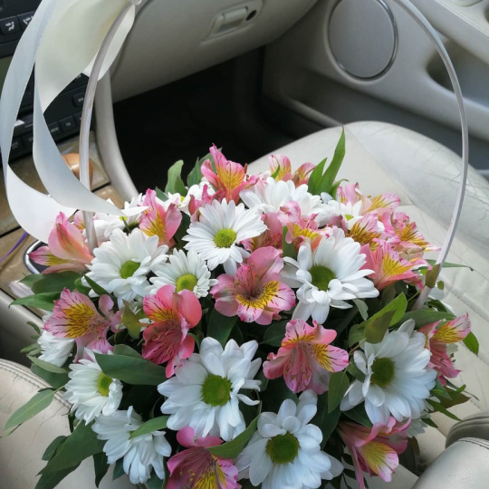 Корзина "Цветочный бриз"