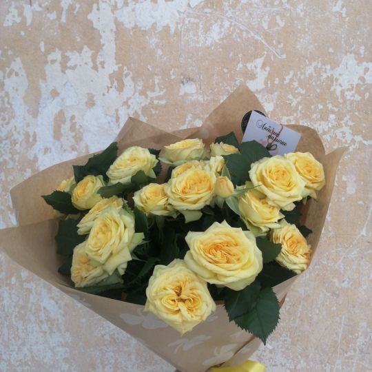 5 веток кустовой розы